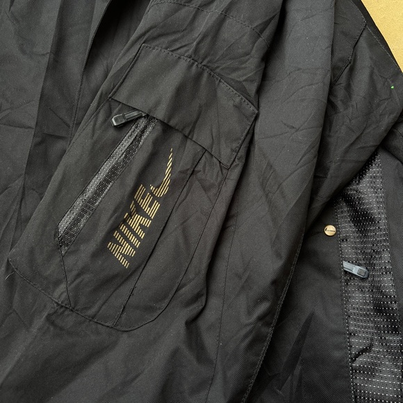 Nike ACG Jacket - Picture 3 of 7